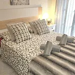 Ideal Holiday Apartment One Bedroom City Center
