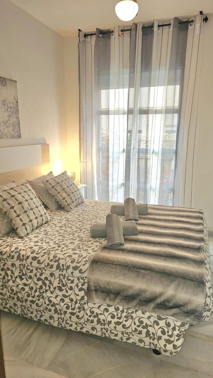 Ideal One Bedroom Center Appartement